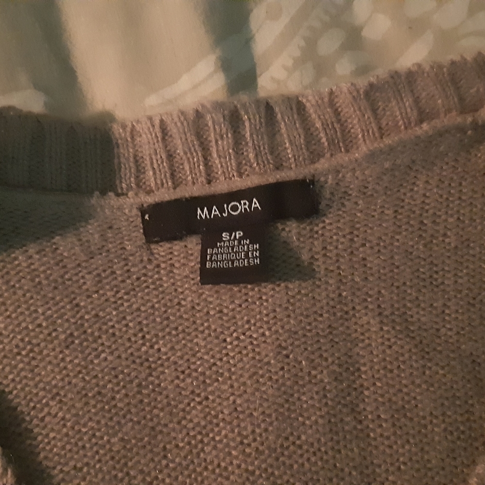 Sweater - Picture 3 of 4